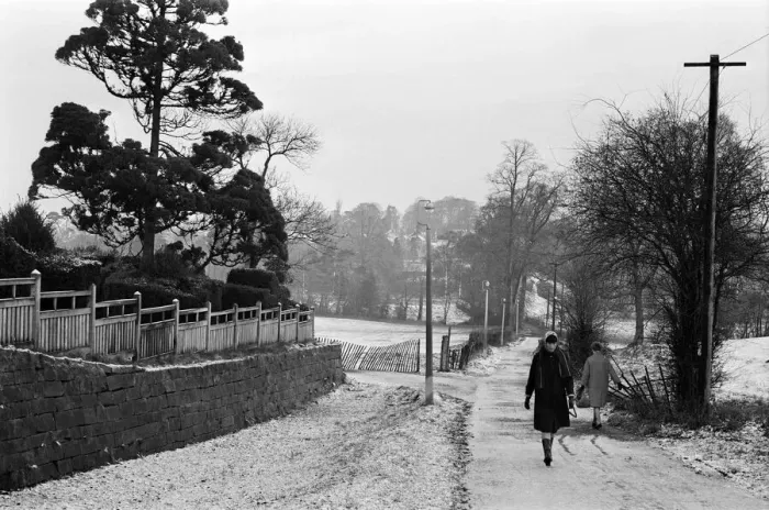 Framed Print : A wintry scene near Allesley Hall, Coventry, West Midlands. 29th November 1966