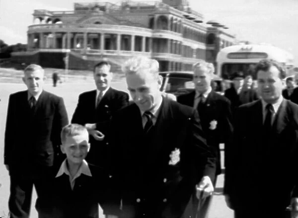 Wolverhampton Wanderers sightseeing in Moscow. Billy Wright with teamates