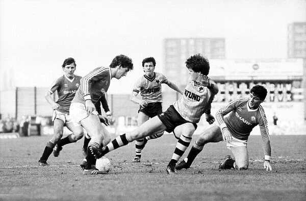 Wolverhampton Wanderers v. Manchester United. Feburary 1984 MF14-12-007 The final score