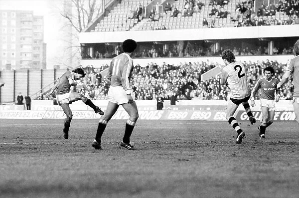 Wolverhampton Wanderers v. Manchester United. Feburary 1984 MF14-12-031 The final score