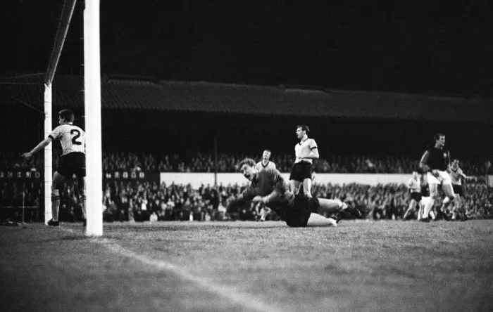 Framed Print : Wolverhampton Wanderers Vs. West Ham 16th September 1964 Framed Print : Wolverhampton Wanderers Vs. West Ham 16th September 1964