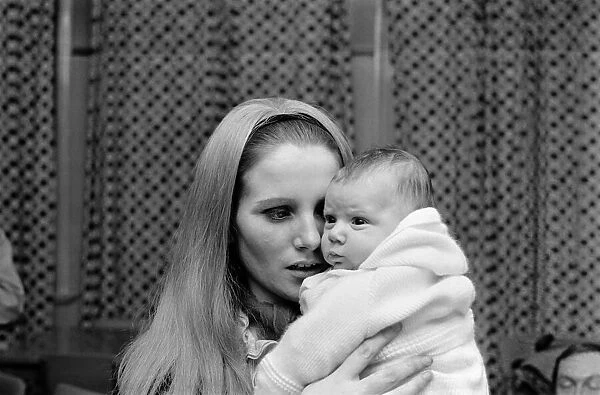 A woman with her baby girl. November 1969 Z10895
