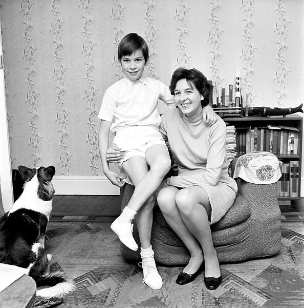 A woman and her boy at home. November 1969 Z11231