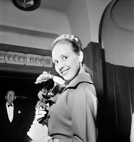 Woman at the Strand Palace Hotel. June 1960 M4491-001