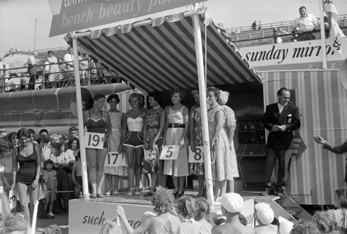 Framed Print : Womans Sunday Mirror suntan competition at Margate, Kent. August 1955