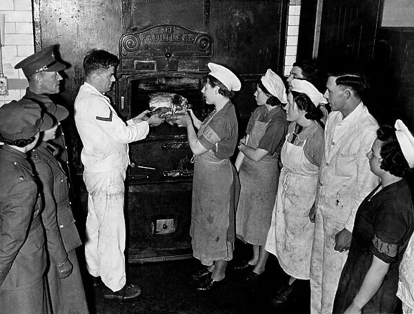 Women of the ATS being instructed in cooking. May 1939 P010075