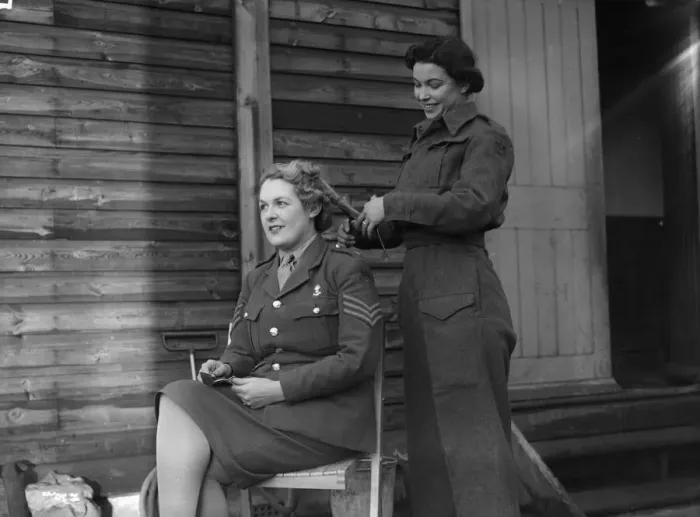Framed Print : Women of the ATS who are operate the height finder optics at an anti aircraft battery in Framed Print : Women of the ATS who are operate the height finder optics at an anti aircraft battery in