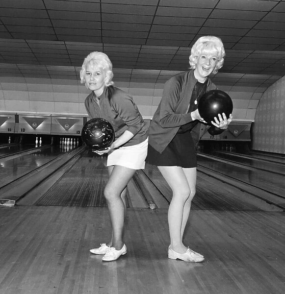 Women Bowlers, Teesside, Circa 1972. Pictures captioned Dolly Bird Bowlers