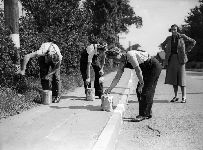 Framed Print : Women Road Painters, 1941 Women painting the kerb white so it can be seen during Framed Print : Women Road Painters, 1941 Women painting the kerb white so it can be seen during