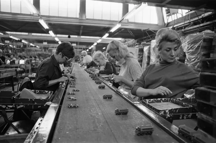 Framed Print : Women part time workers on the production lines at the Lesney toy factory, Hackney Wick Framed Print : Women part time workers on the production lines at the Lesney toy factory, Hackney Wick