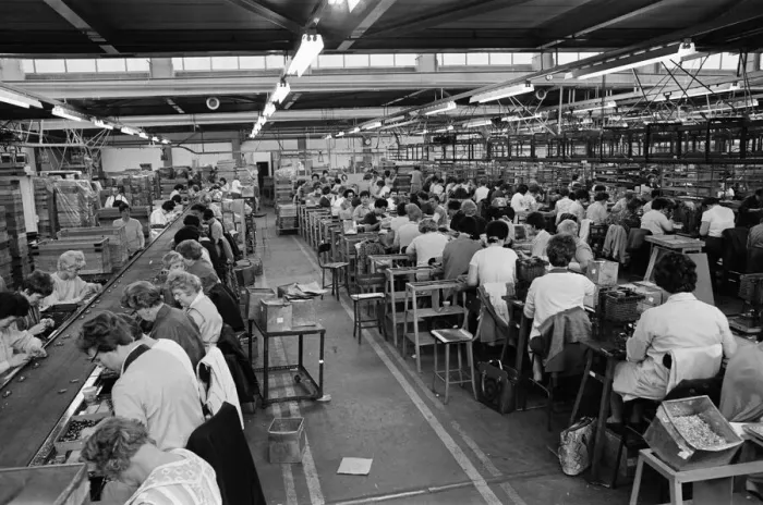 Framed Print : Women part time workers on the production lines at the Lesney toy factory, Hackney Wick