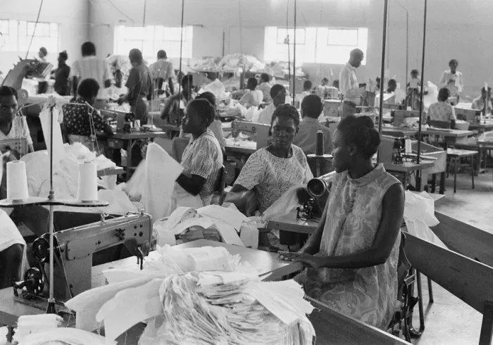 Framed Print : Women at work at a textiles factory in Kampala, Uganda. 27th February 1977 Framed Print : Women at work at a textiles factory in Kampala, Uganda. 27th February 1977