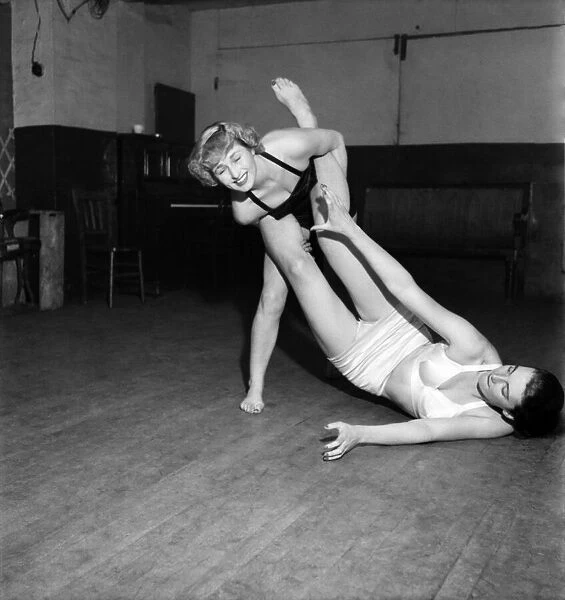 Women Wrestlers. November 1953 D6703-001