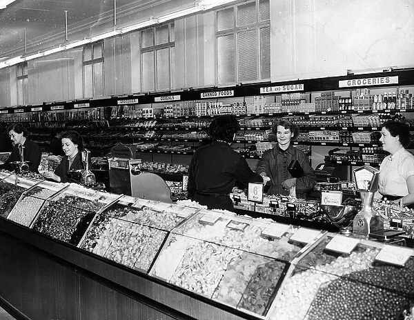 Woolworths September 1958 Women shopping at Woolworth