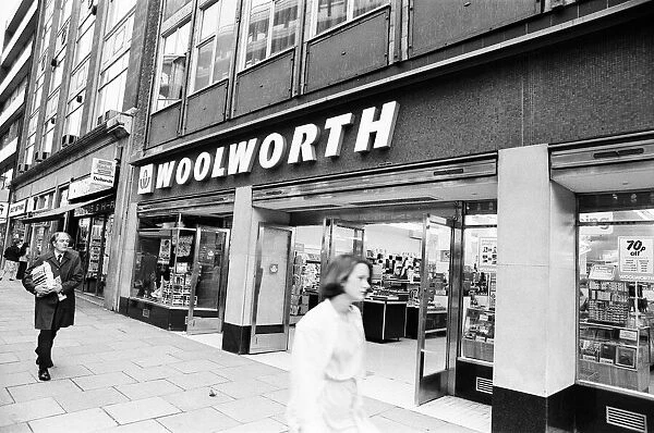Woolworths Store, Holborn, London, 13th August 1980. 420pm and not a person in sight