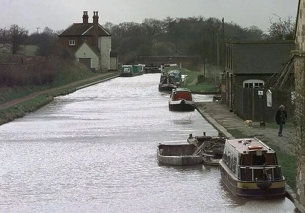 The Worcester-Birmingham Canal at Tardebigge looking towards Bromsgrove