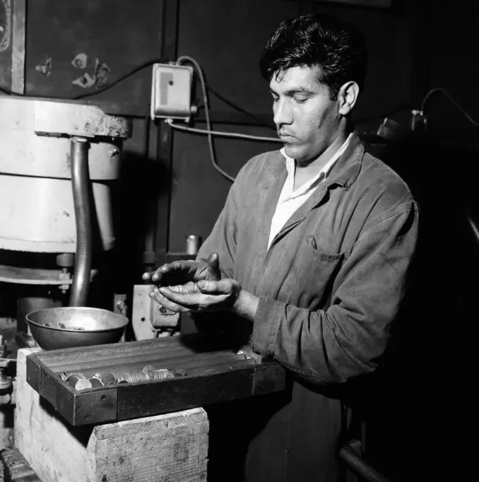 Framed Print : Workers at the Birmingham Mint, Birmingham, West Midlands. October 1967