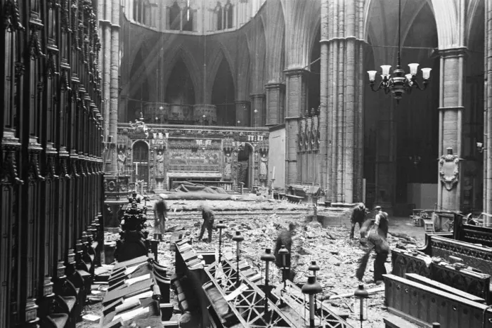 Framed Print : Workmen clear away debris from collapsed Lantern Roof from Westminster Abbey Framed Print : Workmen clear away debris from collapsed Lantern Roof from Westminster Abbey