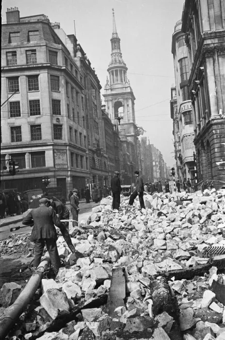 Framed Print : Workmen clear rubble from the Cheapside, City of London, the spire of St Mary-le-Bow Framed Print : Workmen clear rubble from the Cheapside, City of London, the spire of St Mary-le-Bow