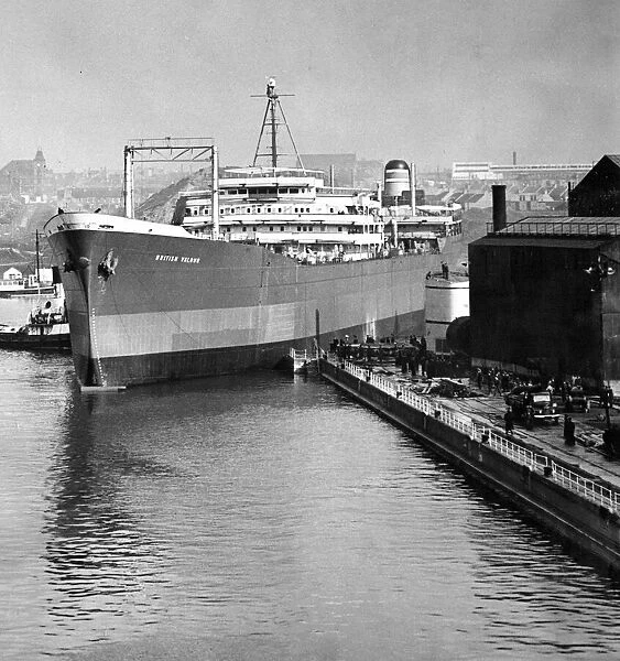 Workmen lined the new £1, 000, 000 dry dock at Swan