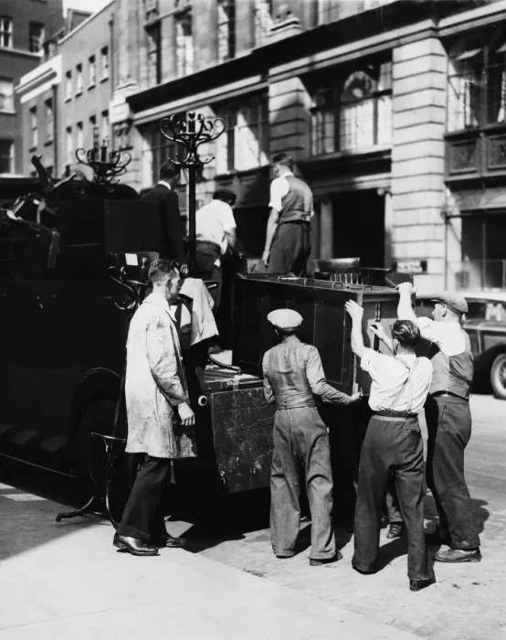Framed Print : Workmen requisition furniture, Tufnell Park Holloway. 31st August 1939