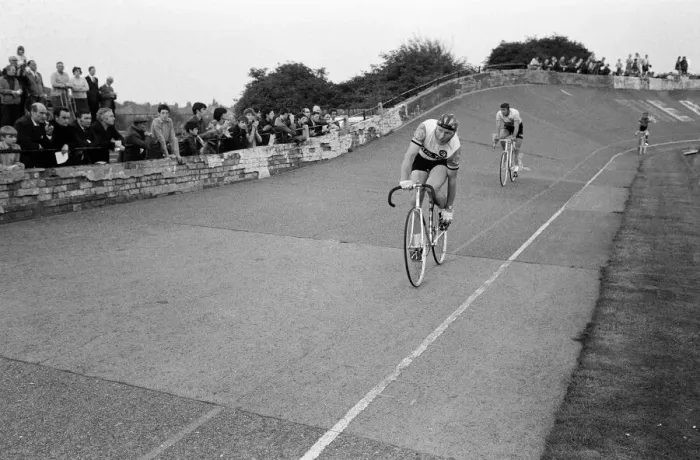 Framed Print : Former World Champion sprint cyclist Reg Harris pictured at the Fallowfield Racing track Framed Print : Former World Champion sprint cyclist Reg Harris pictured at the Fallowfield Racing track