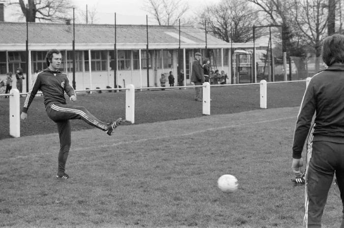 Framed Print : World Champions West Germany, training at Vale Farm Football Ground, Wembley