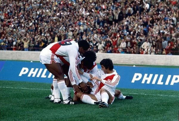 World cup 1978 Group 4 Scotland 1 Peru 3 Peru celebrate their