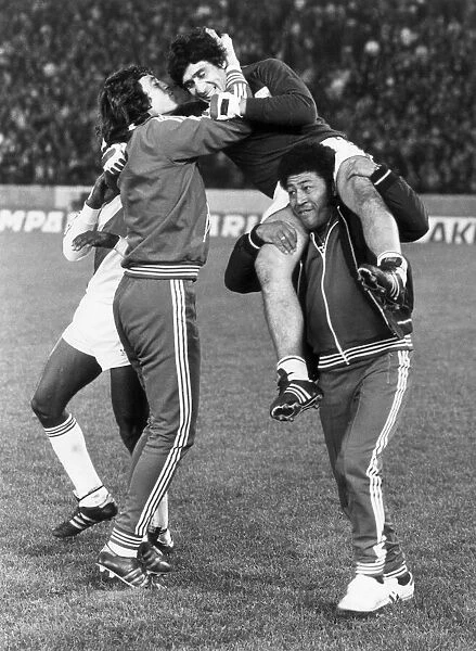 World Cup 1978. Peru v Scotland. Peruvian goalkeeper Ramon Quiroga is mobbed by