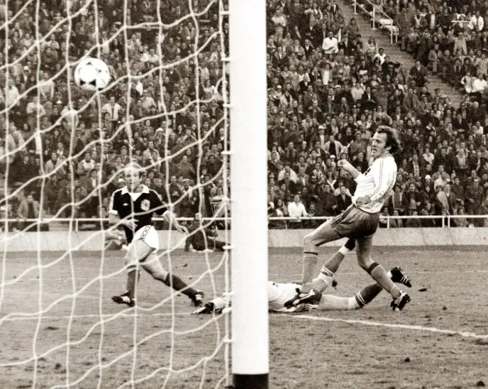 Framed Print : World Cup 1978 Scotland v Holland June 1978 Archie Gemmill scores