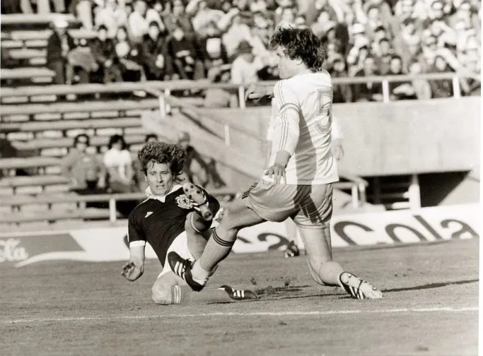 Framed Print : World Cup 1978 Scotland v Holland June 1978 Dutch Captain Rudd Krol in duel