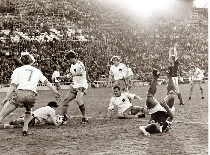 Framed Print : World Cup 1978 Scotland v Holland June 1978 Dutch keeper Jan Jongbloed collects Framed Print : World Cup 1978 Scotland v Holland June 1978 Dutch keeper Jan Jongbloed collects