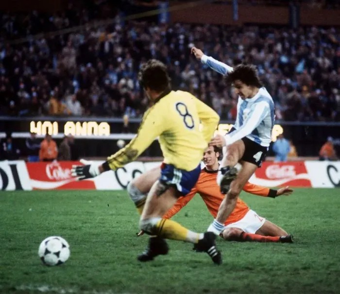 Framed Print : World Cup final 1978 Holland 1 Argentina 3 football Bertoni scores