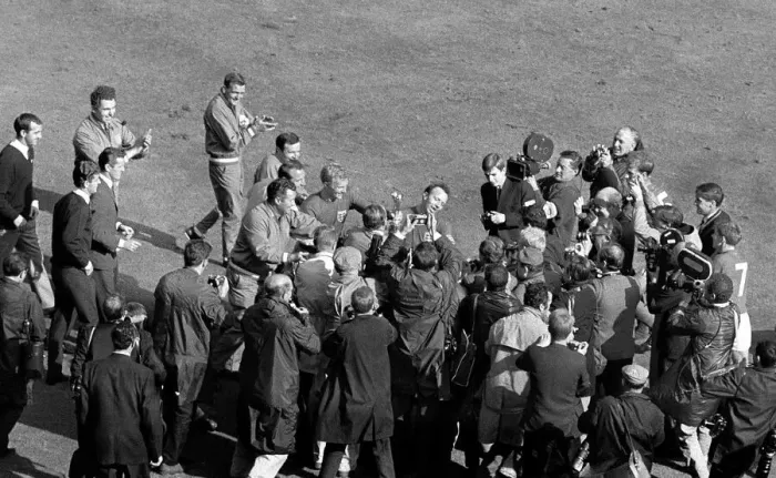 Framed Print : World Cup Football 1966 World Cup Final England (4) v West Germany (2