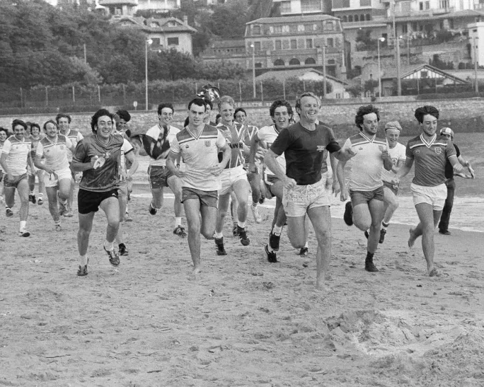 Framed Print : Former World Cup hero Bobby Moore seen here keeping England fans on their toes Framed Print : Former World Cup hero Bobby Moore seen here keeping England fans on their toes