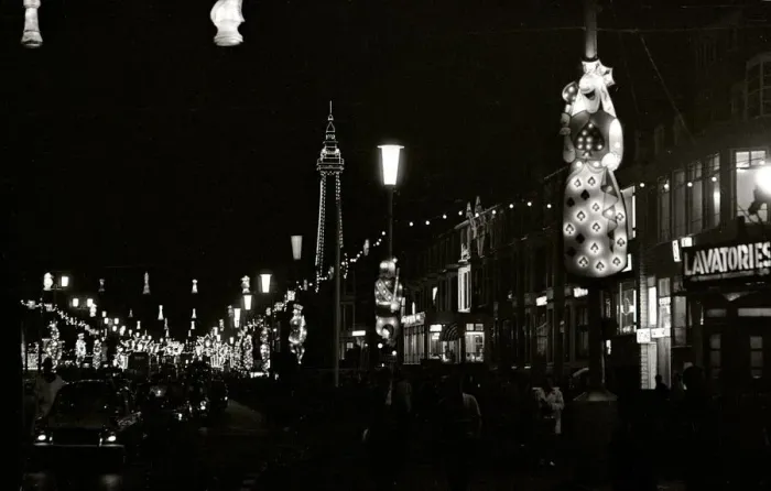Framed Print : The world famous Blackpool Illuminations in the Lancashire seaside resort