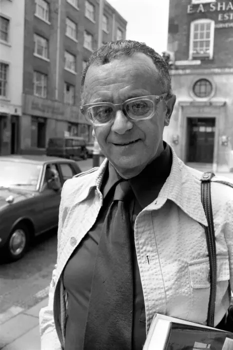 Framed Print : World famous harmonica player Larry Adler appeared at Bow Street Magistrates Court