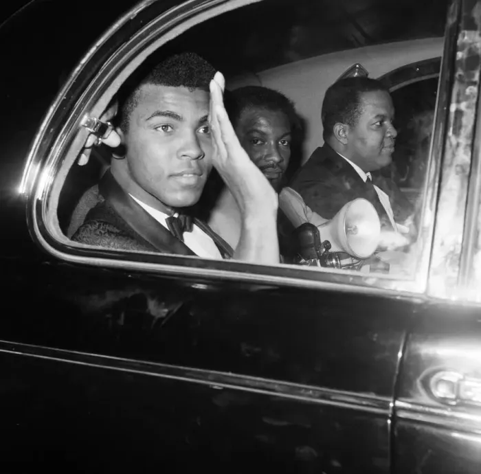 Framed Print : World Heavy Weight Champion Cassius Clay (aka Muhammad Ali Framed Print : World Heavy Weight Champion Cassius Clay (aka Muhammad Ali