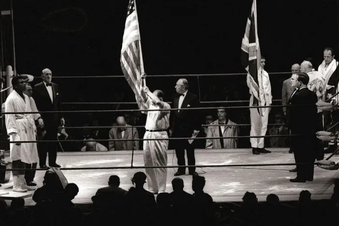 Framed Print : World heavyweight title fight between American champion Cassius Clay