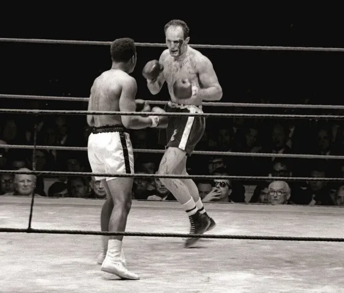 Framed Print : World heavyweight title fight between American champion Cassius Clay Framed Print : World heavyweight title fight between American champion Cassius Clay