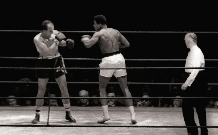 Framed Print : World heavyweight title fight between American champion Muhammad Ali