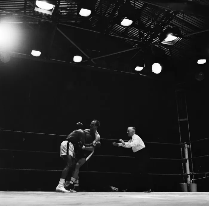 Framed Print : World heavyweight title fight between American champion Muhammad Ali Framed Print : World heavyweight title fight between American champion Muhammad Ali