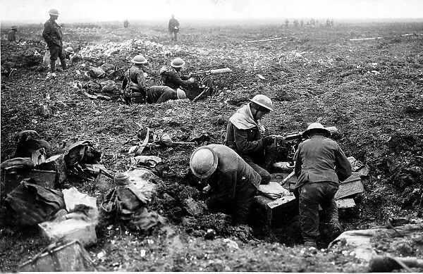 World War One - Canadian machine gunners April 1917 take over shell holes at Vimy