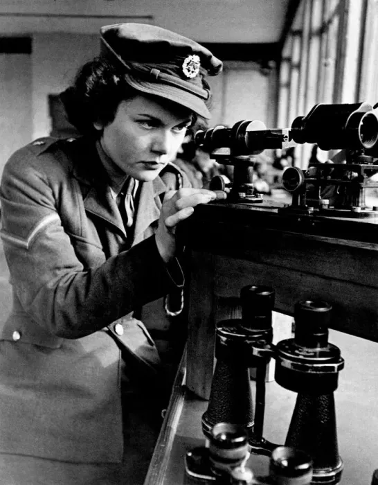 Framed Print : World War II Women. ATS Girls at Western Command Ordinance factory on Precision work