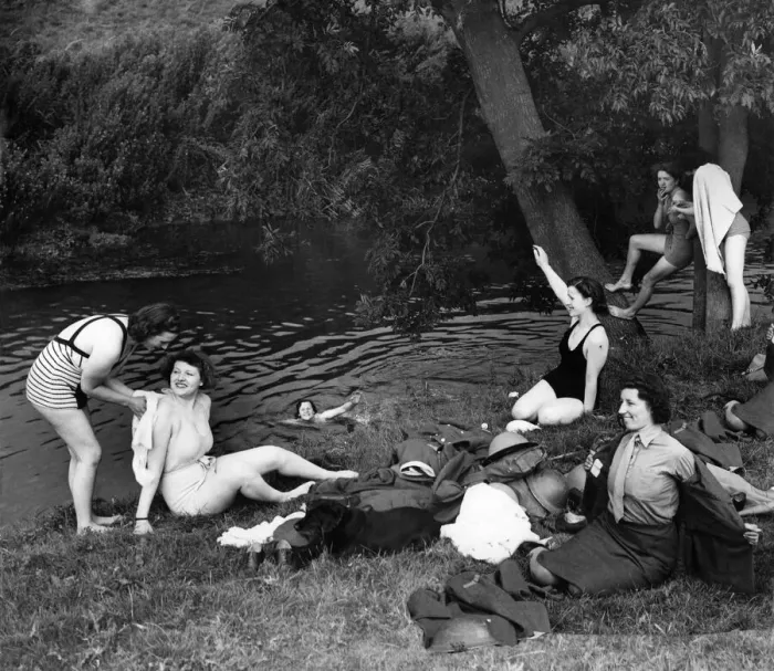 Framed Print : World War II Women: Members of the ATS seen here bathing and sun bathing by a river Framed Print : World War II Women: Members of the ATS seen here bathing and sun bathing by a river