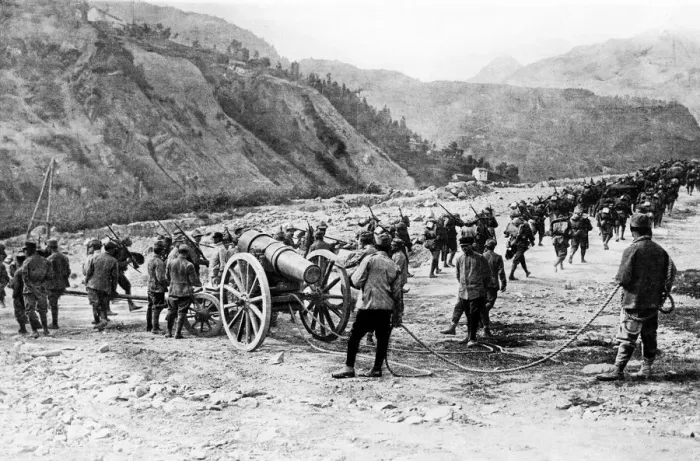Framed Print : World War One - Italian troops on march with cannon October 1915
