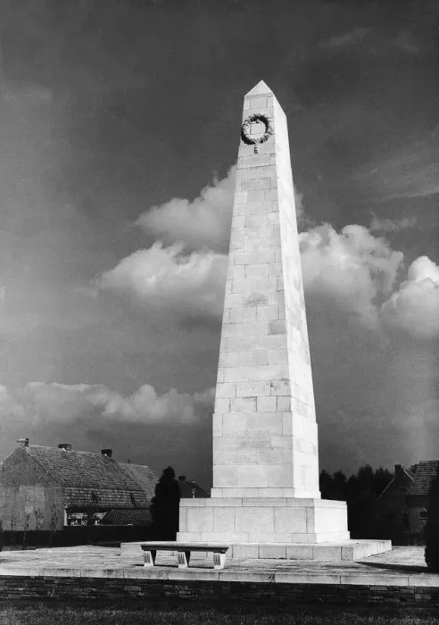 Framed Print : World War One memorial of the 50th Northumbrian Division. 1935