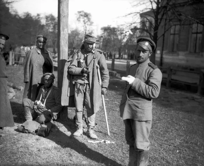 Framed Print : World War One. Russian Soldiers wounded at Lemberg. 1918