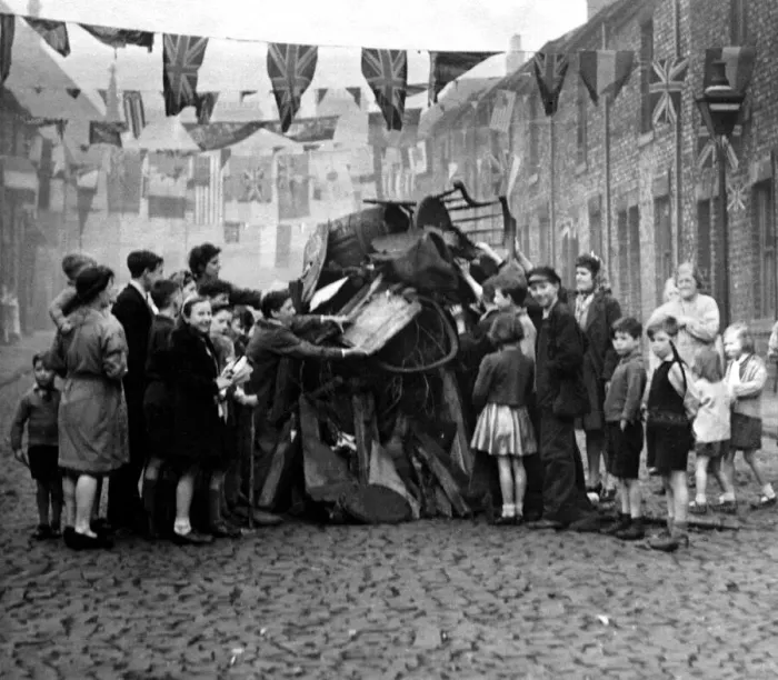 Framed Print : World War Two - Second World War - VE Day celebrations - Residents of Frank Street Framed Print : World War Two - Second World War - VE Day celebrations - Residents of Frank Street