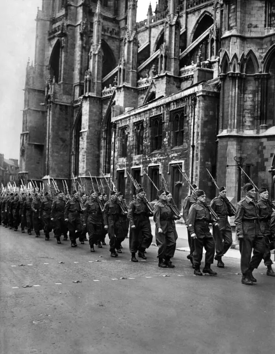 Framed Print : World War Two: Army The privilege honour and distinction of marching through